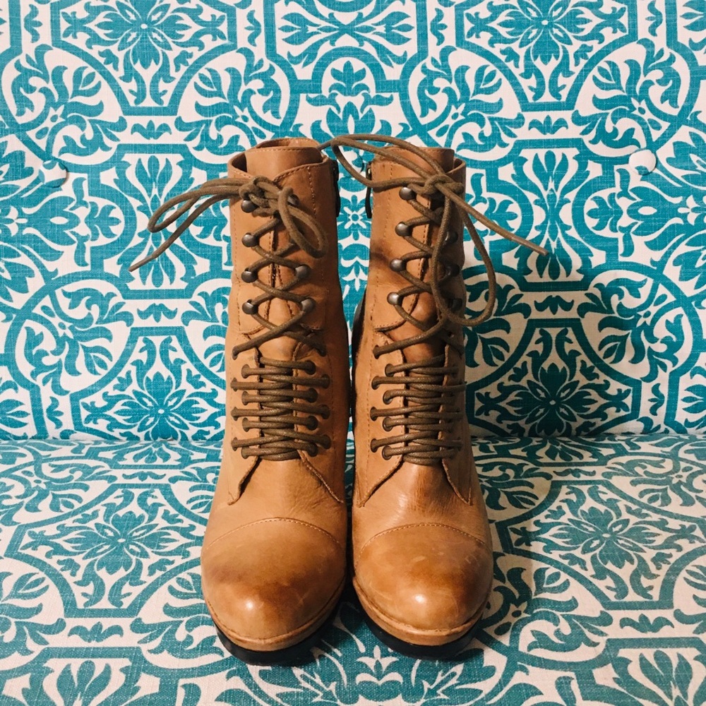 Vince Camuto Wedge Boots Size  7.5